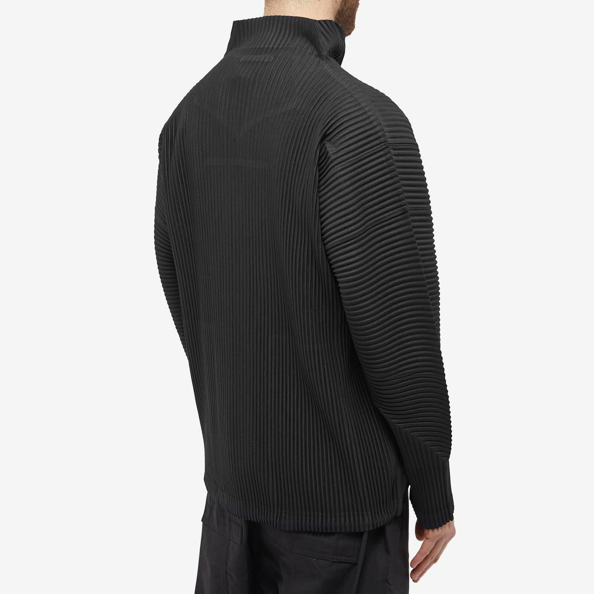 Homme Plissé Issey Miyake Men's Zip Up Cardigan in Black Homme