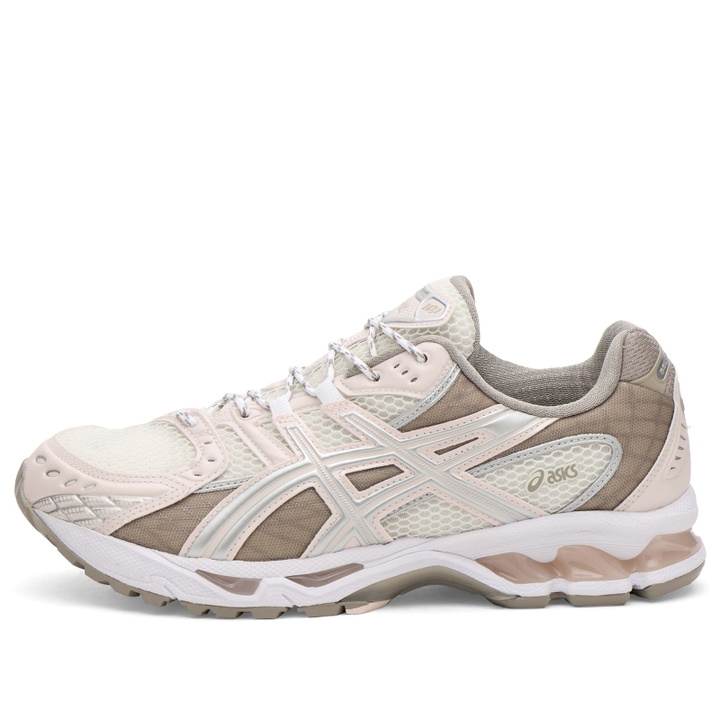 Photo: Asics Women's GEL-NIMBUS 10.1 Sneaker in Cream/Pink Cloud