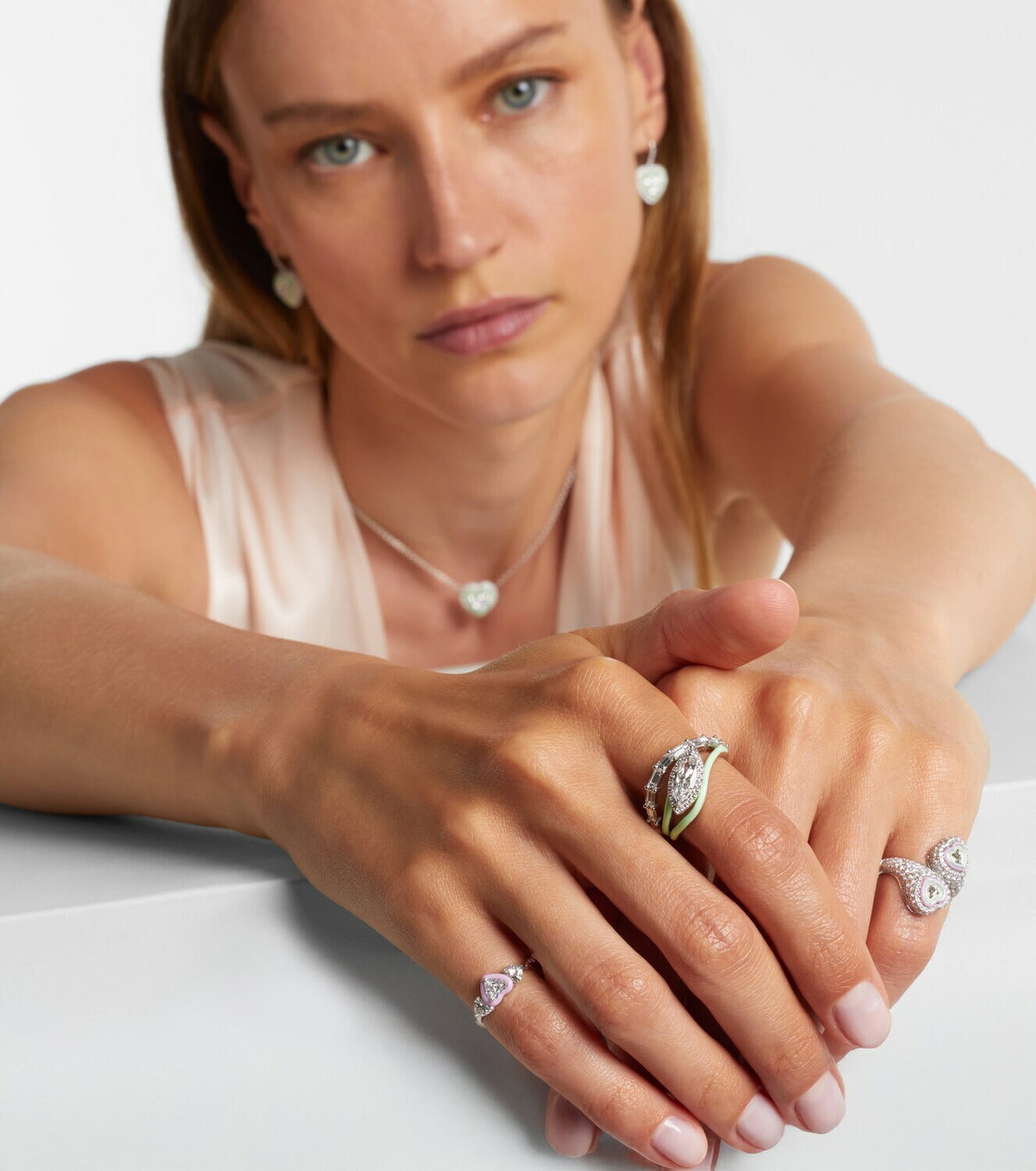 Kamyen 18kt white gold and enamel ring with diamonds