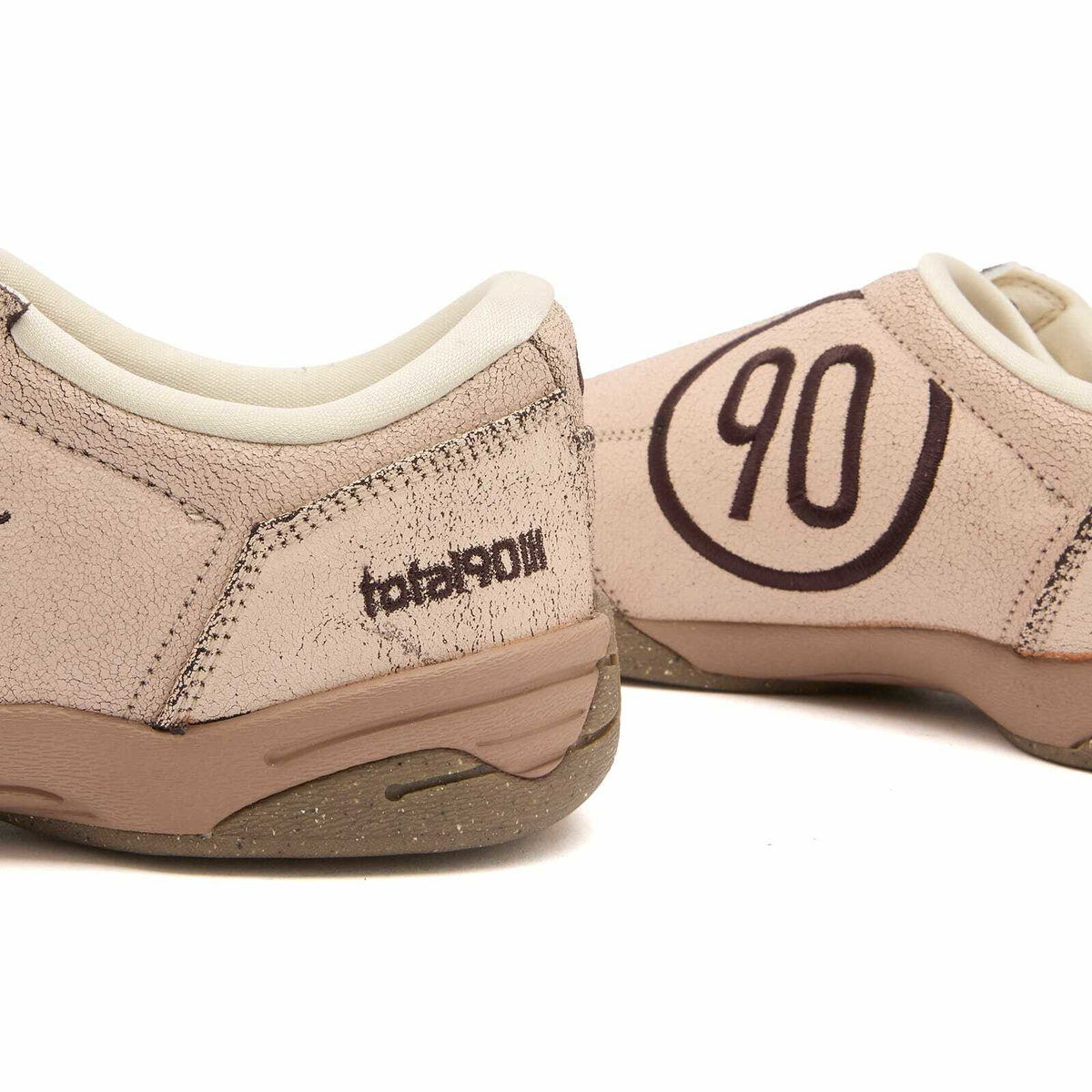 Nike Total 90 Prm Sneaker in White/Shadow/Brown