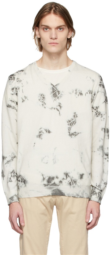 Photo: Massimo Alba Off-White & Grey Cashmere Ninni Sweater