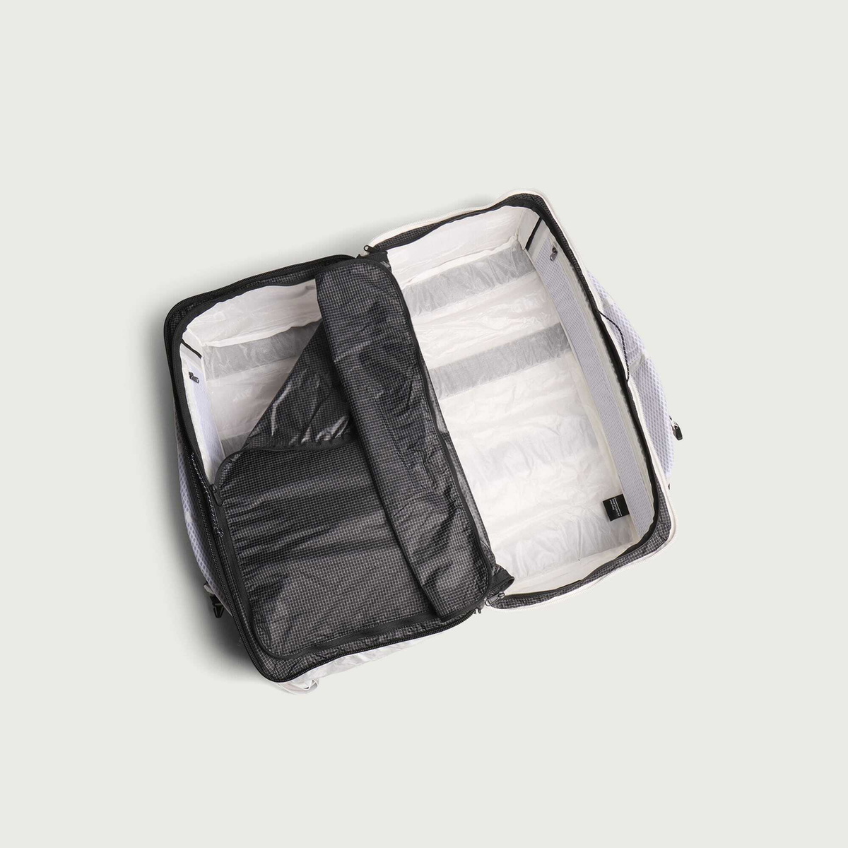Db Journey Weigh Lighter Split Duffel 70L in Monochrome