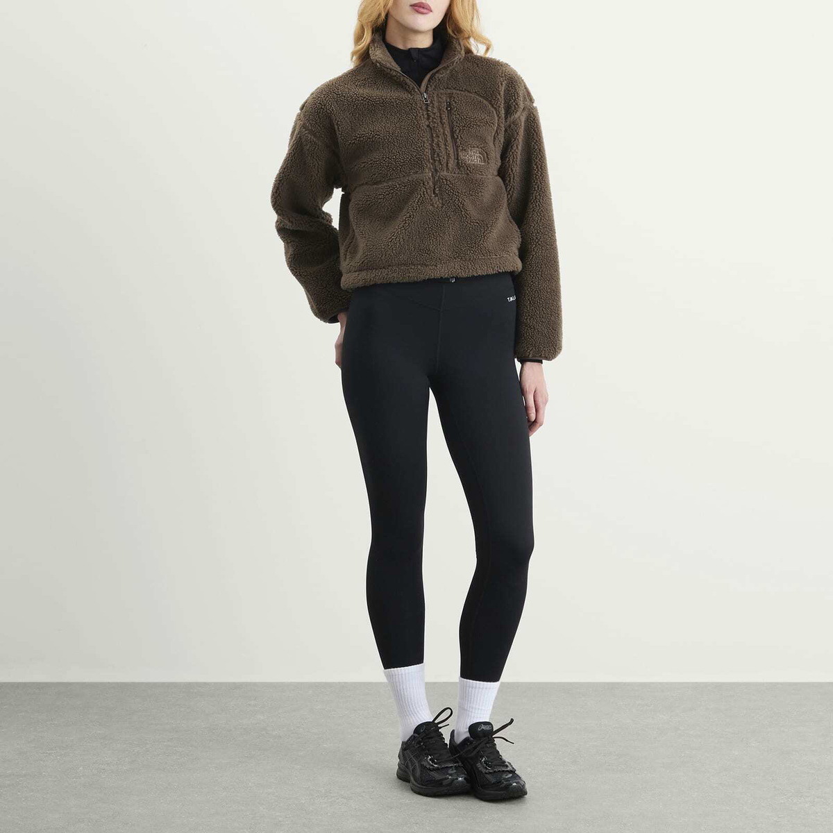 The North Face Women's Extreme Pile Pullover in Smokey Brown
