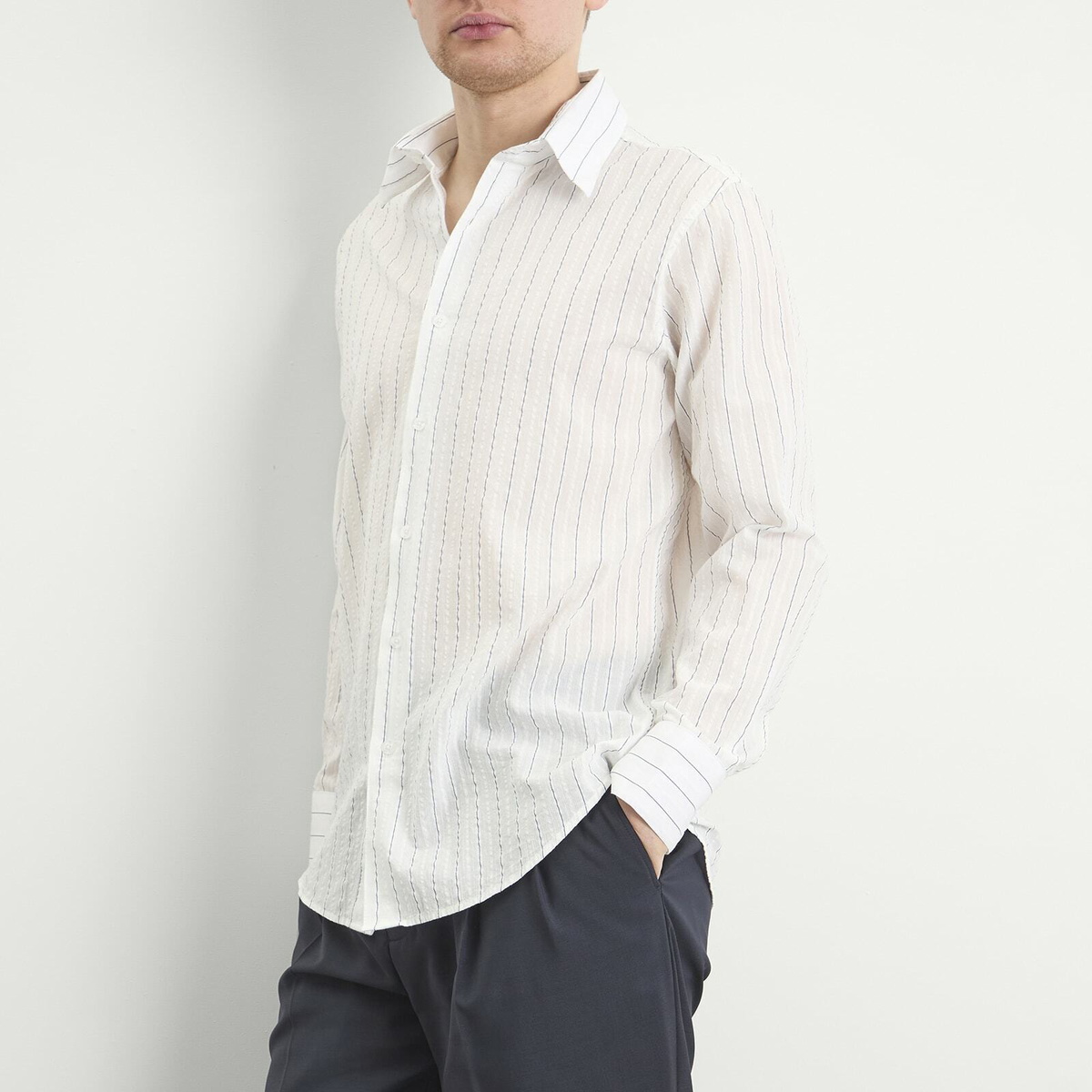 Carter Young Men's Business Shirt in White/Blue Stripe