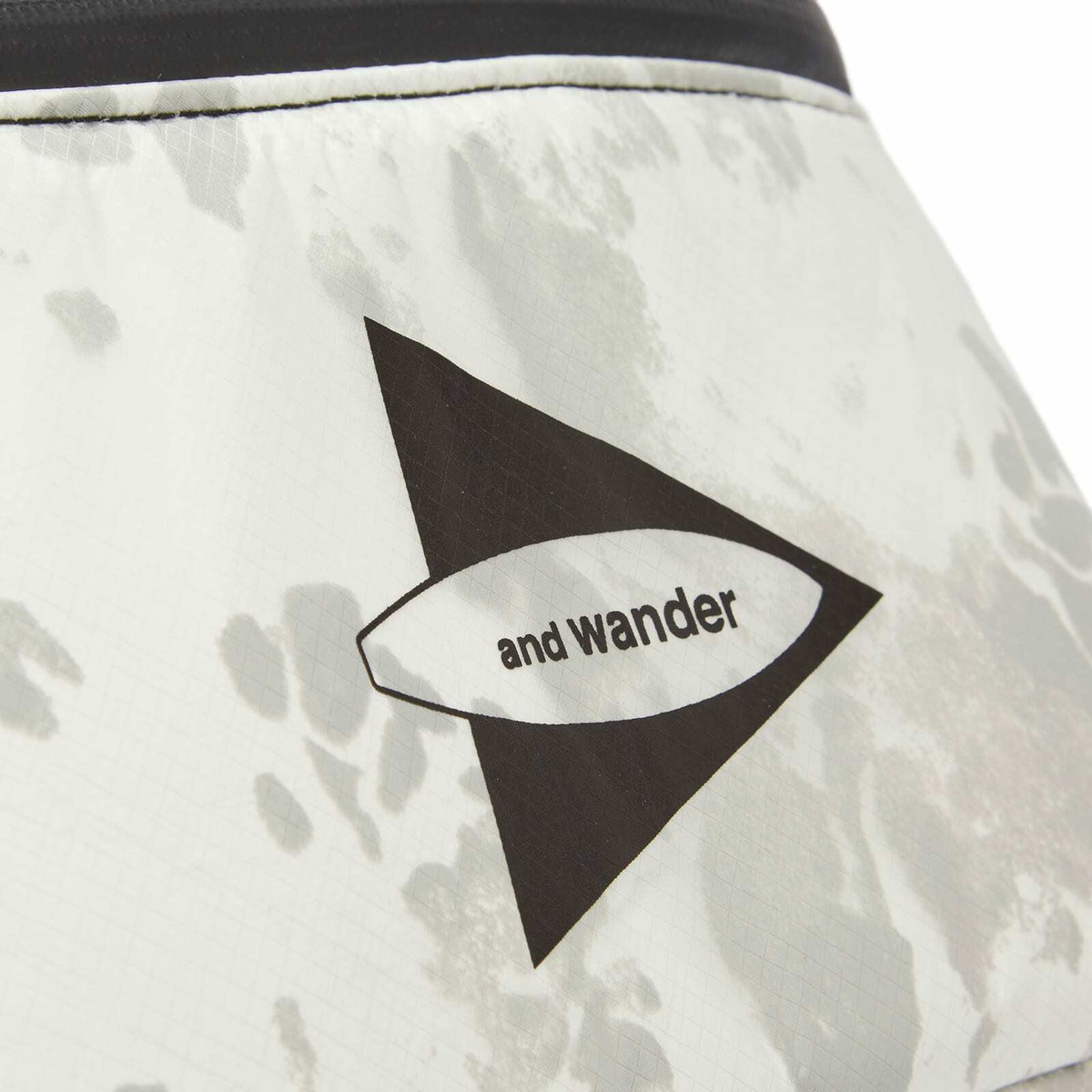END. x and wander Cooler Box in L.Grey 