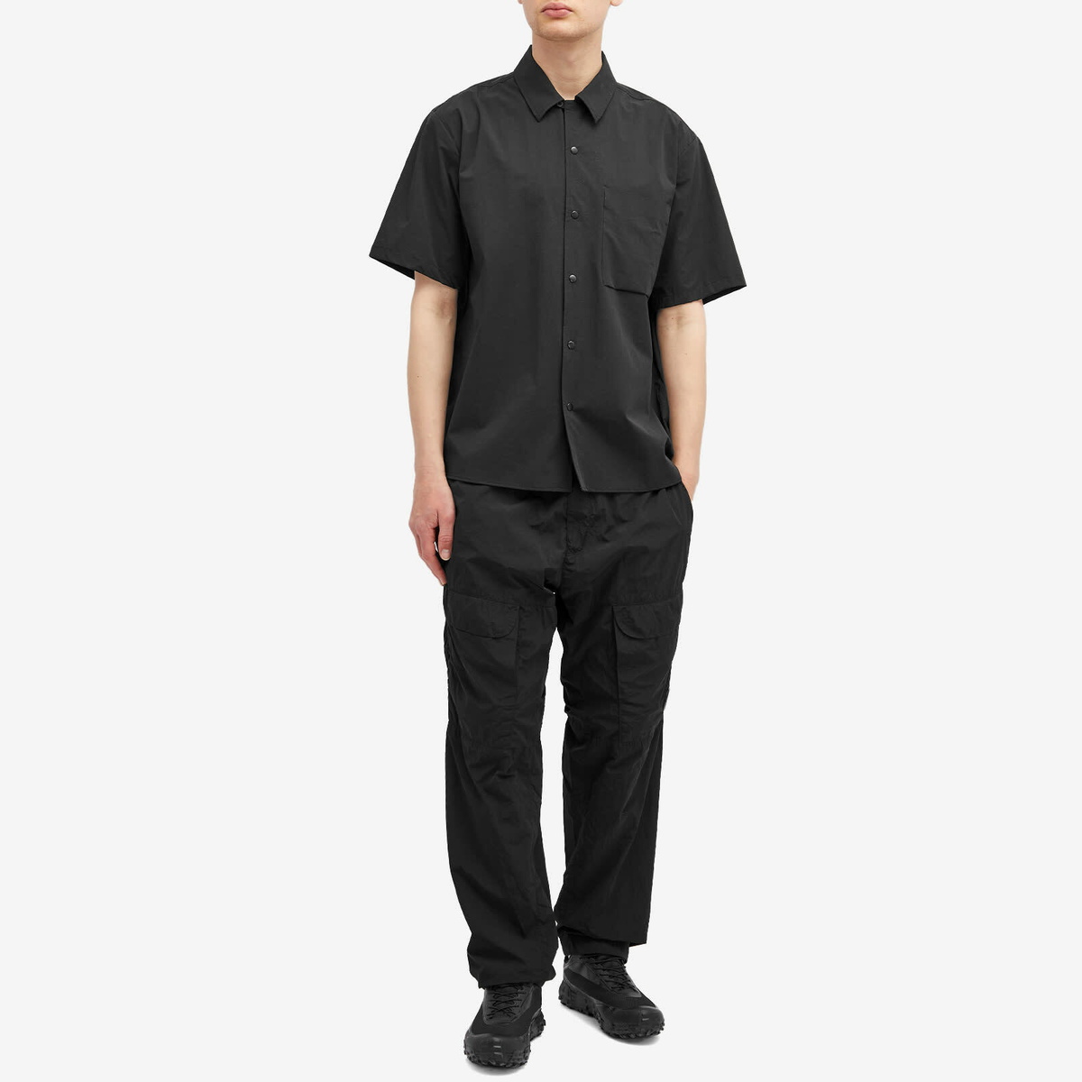 C.P. Company Men's Chrome-R Loose Cargo Pants in Black