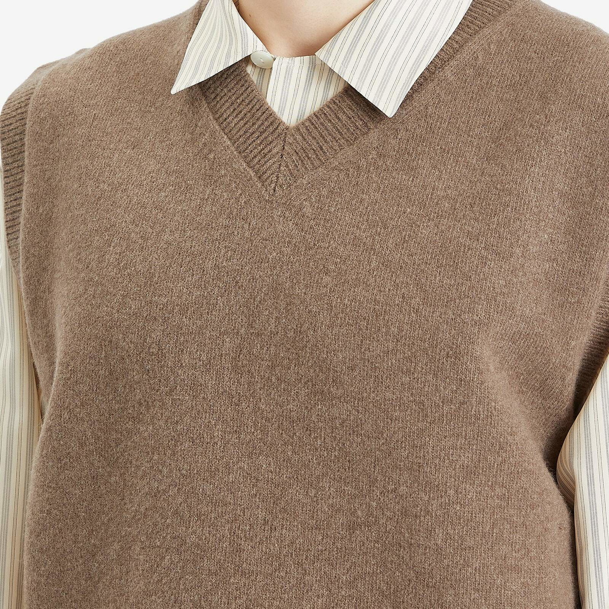 Róhe Men's Boiled Wool Knitted Vest in Taupe Melange