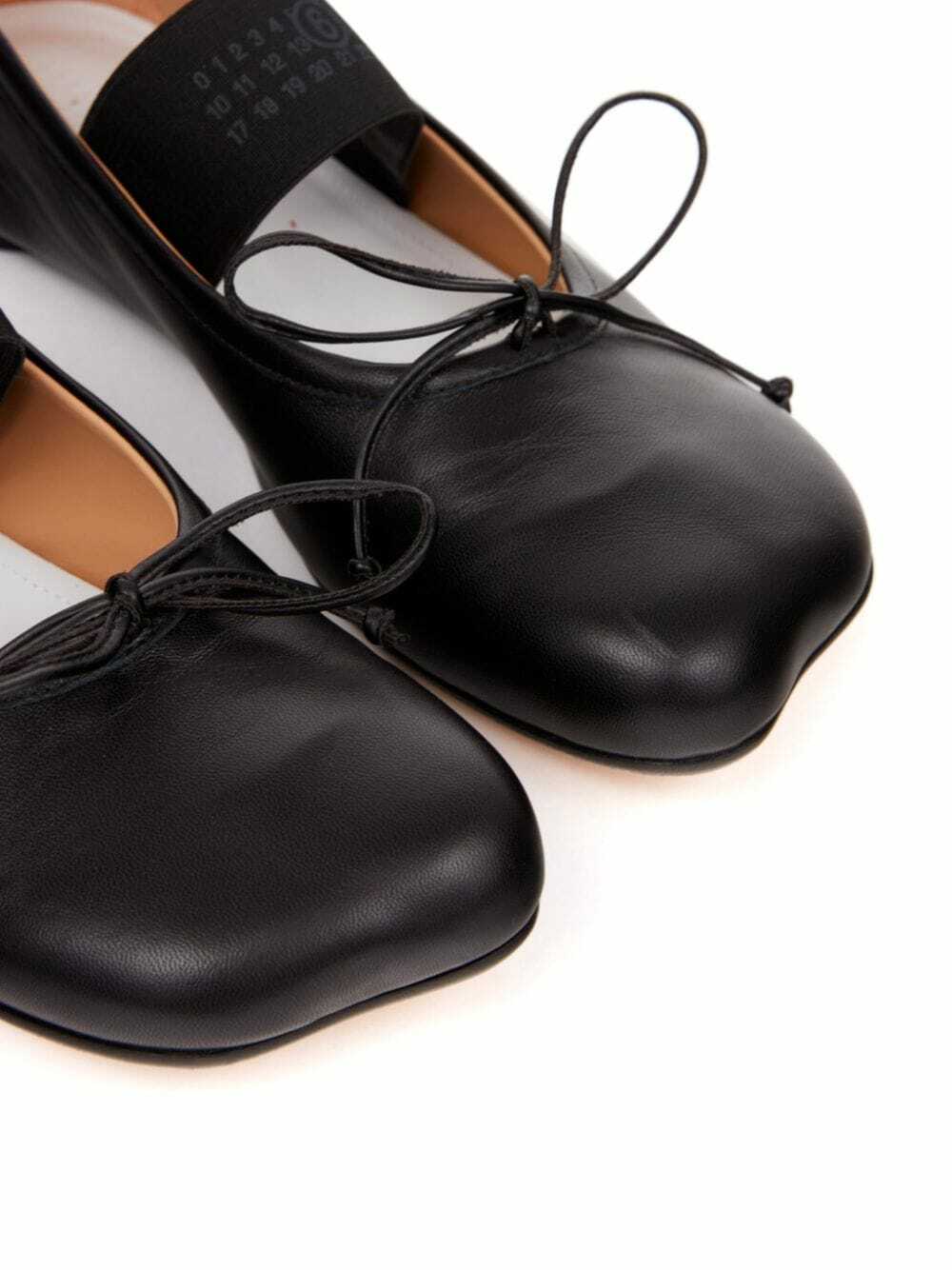 【送料&関税込】MM6 Maison Margiela Anatomic Ballet Flats MM6 Maison Margiela Anatomic Ballet Flats | Neutrals | FARFETCH