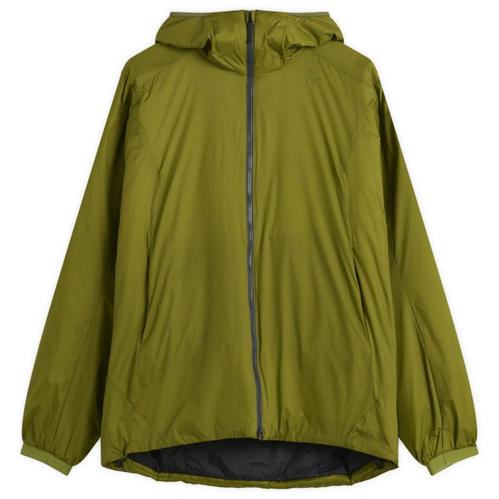 Photo: Goldwin Men's PERTEX QUANTUM Padded Warm Jacket in Ivy Green