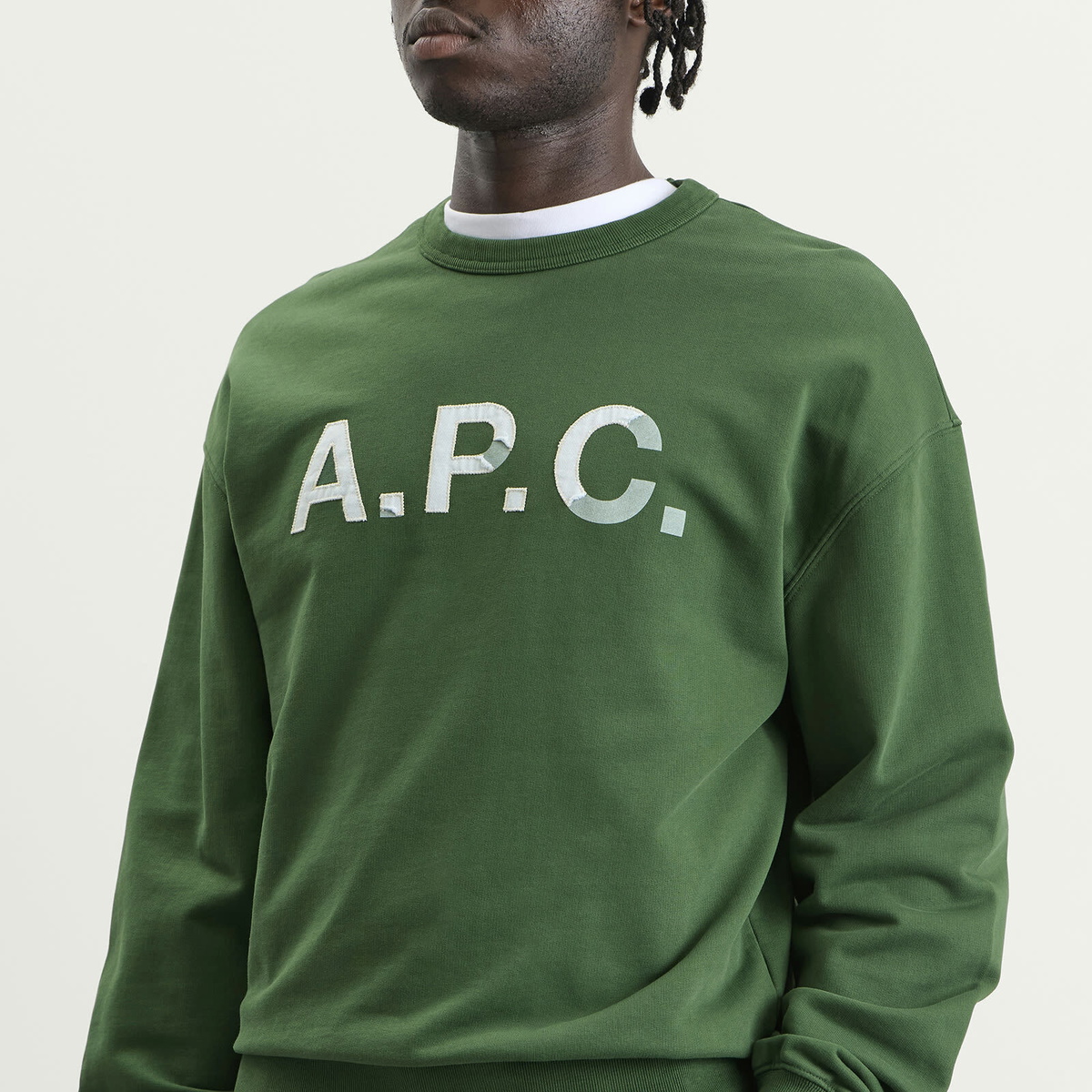 A.P.C. Men's Vintage Sweatshirt in Dark Green