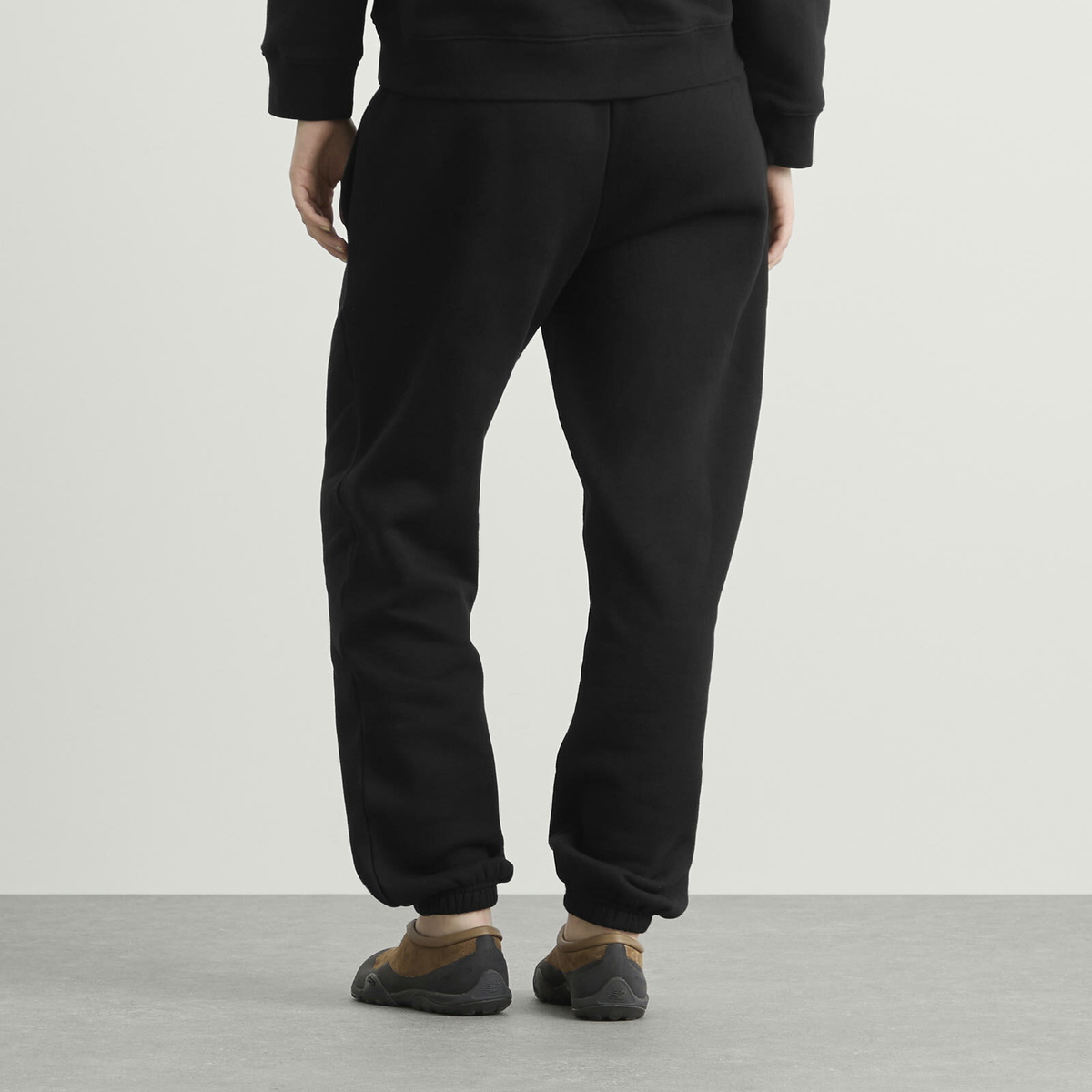 Hommegirls Women's x Fruit of the Loom Boxer Sweatpants in Black/White