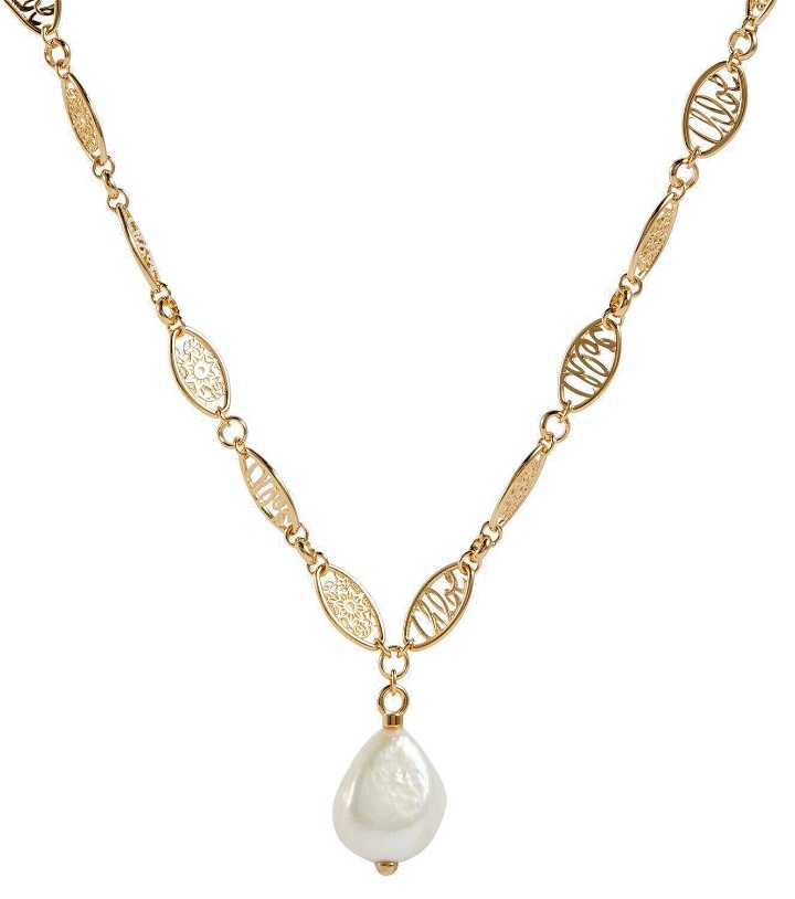 Photo: Chloé Darcey Lace baroque pearl necklace