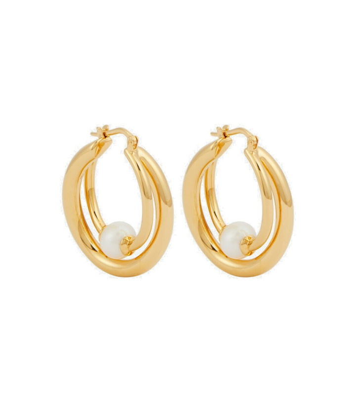 Photo: Chloé Darcey pearl gold-plated hoop earrings