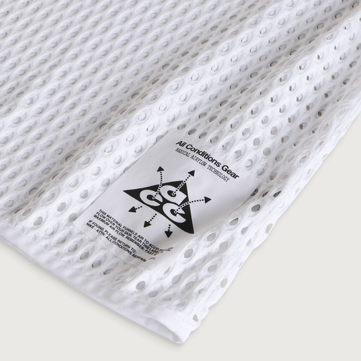 Nike Men's ACG Radical Airflow Short Sleeve Top in White/Anthracite