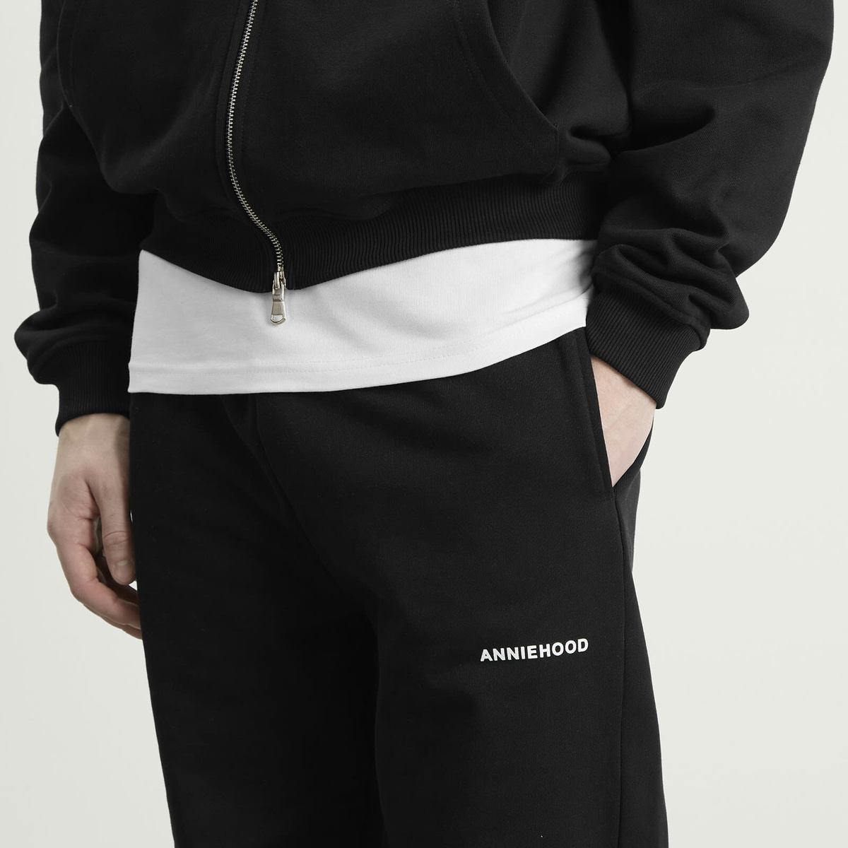 ANNIE HOOD Men's Mini Logo Cuffed Joggers in Black