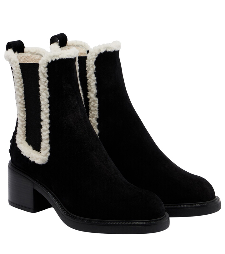 Photo: Tod's Gommino suede Chelsea boots