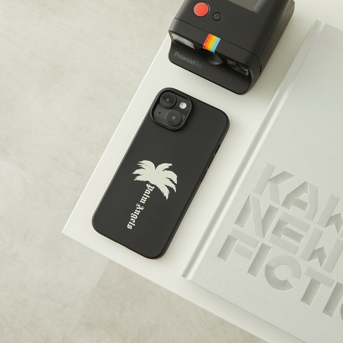 Palm Angeles パームエンジェルス iPhone15Proケース、 Palm Angels Men's iPhone 15 Case in Black Palm Angels