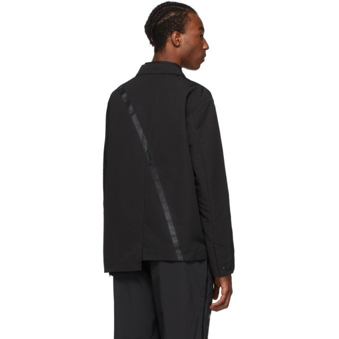 A cold store wall asymmetric jacket