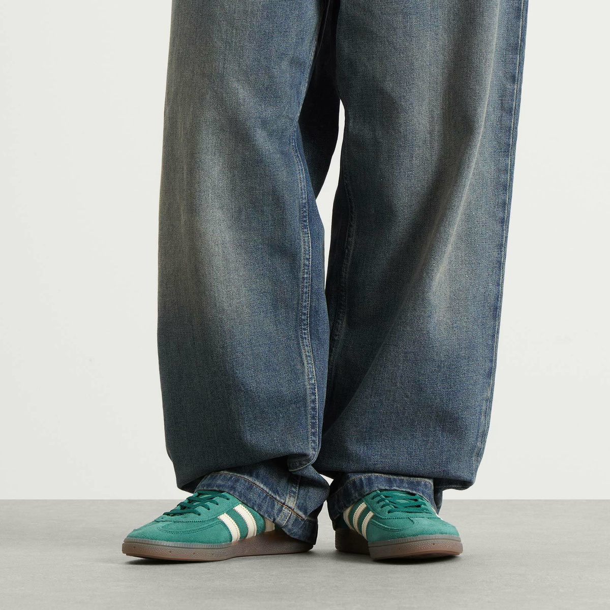 Adidas Handball Spezial Sneakers in Collegiate Green/Cream White/Gum