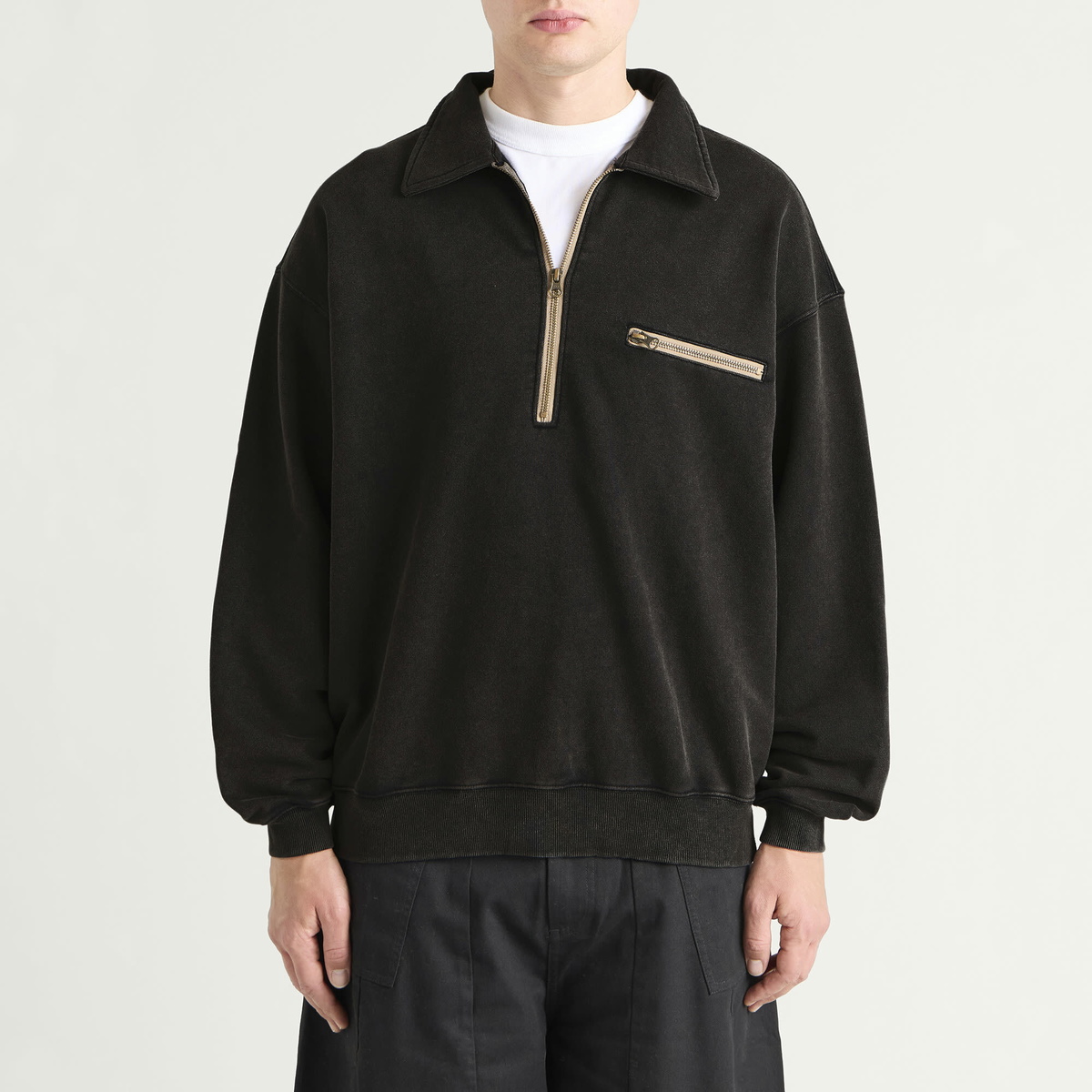 FrizmWORKS Men's Vintage Dyeing Half Zip Sweat in Vintage Black