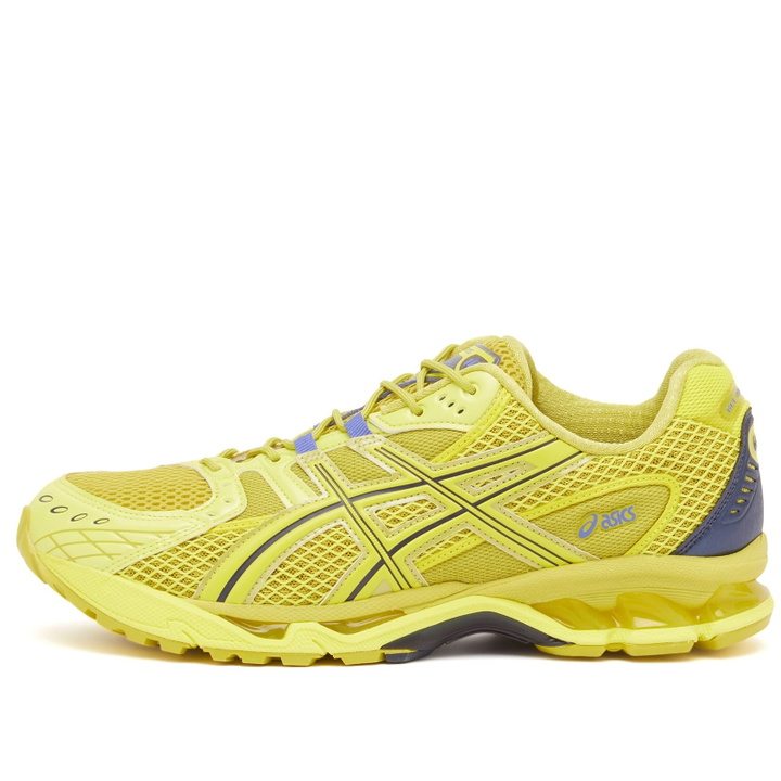 Photo: Asics Gel-Nimbus 10.1 in Kelp/Lemon Spark