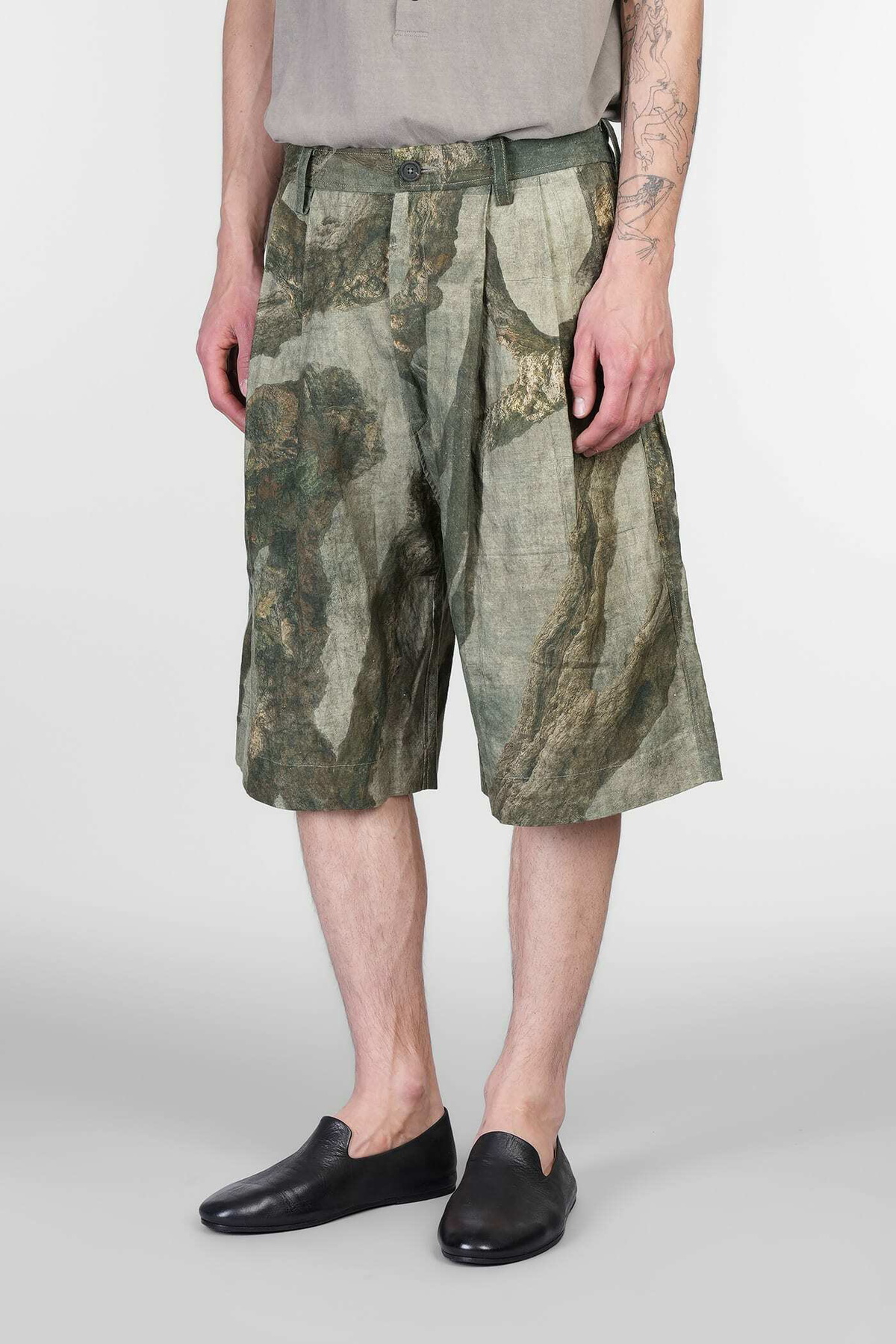 Ziggy Chen Shorts In Green Chanvre