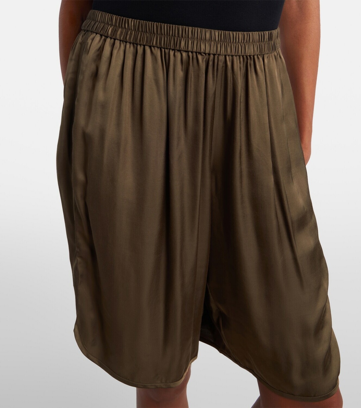 The Frankie Shop Nelis satin Bermuda shorts