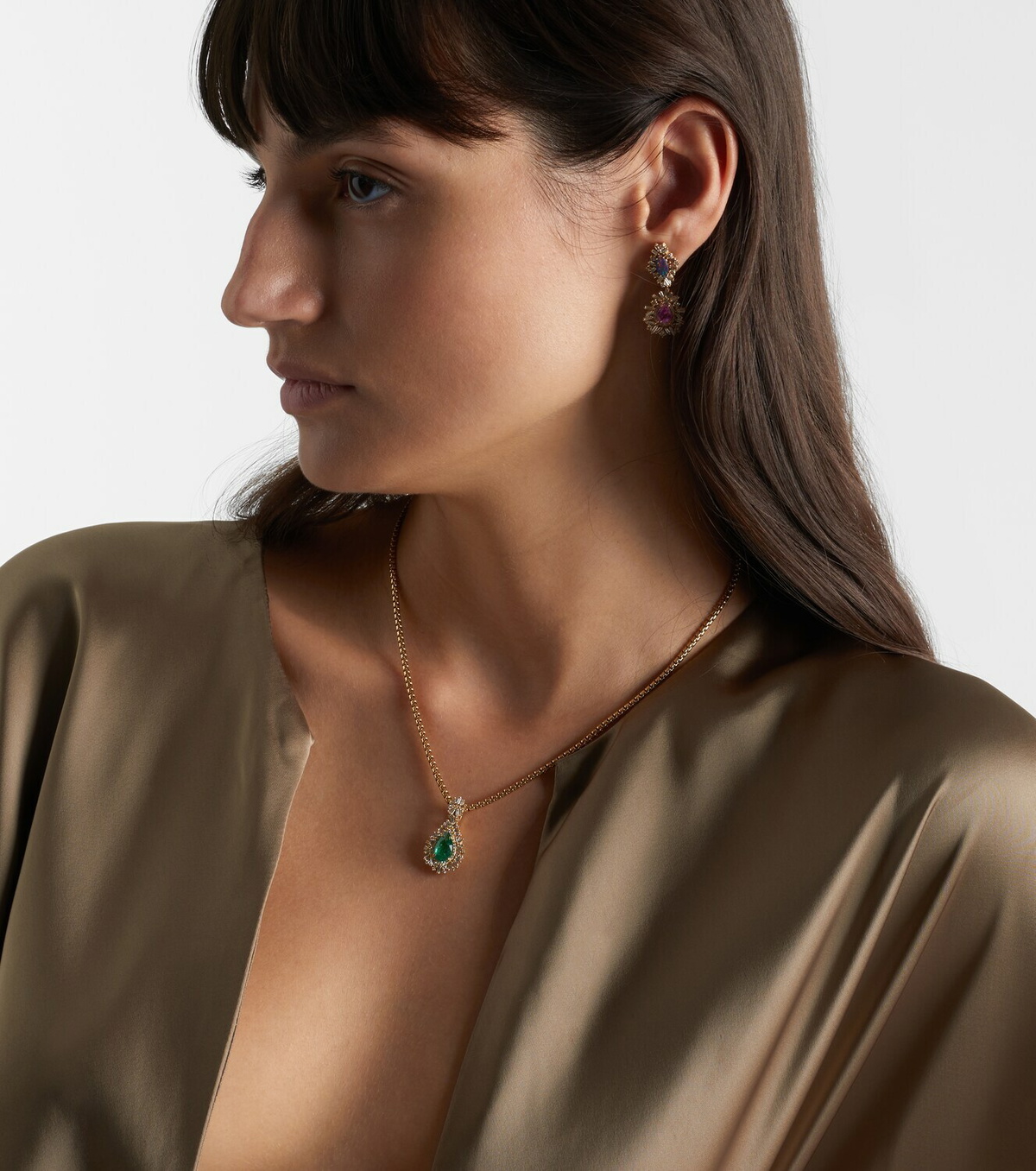 Suzanne Kalan 18kt gold pendant with emerald and diamonds