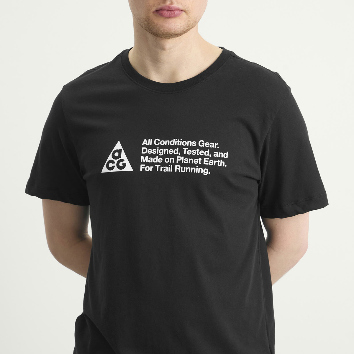 Nike Running Men's Nike Mens ACG Running Trail T-Shirt in Black