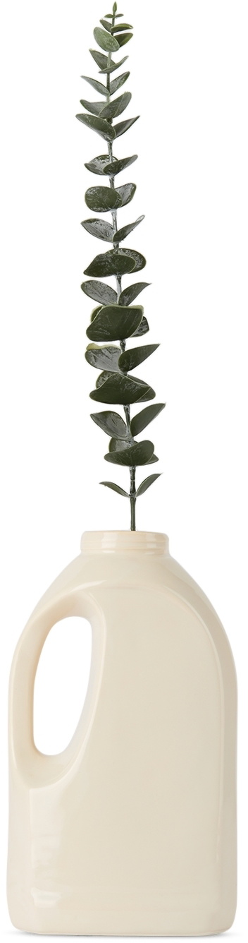 Vase laundry jaune par Lola Mayeras