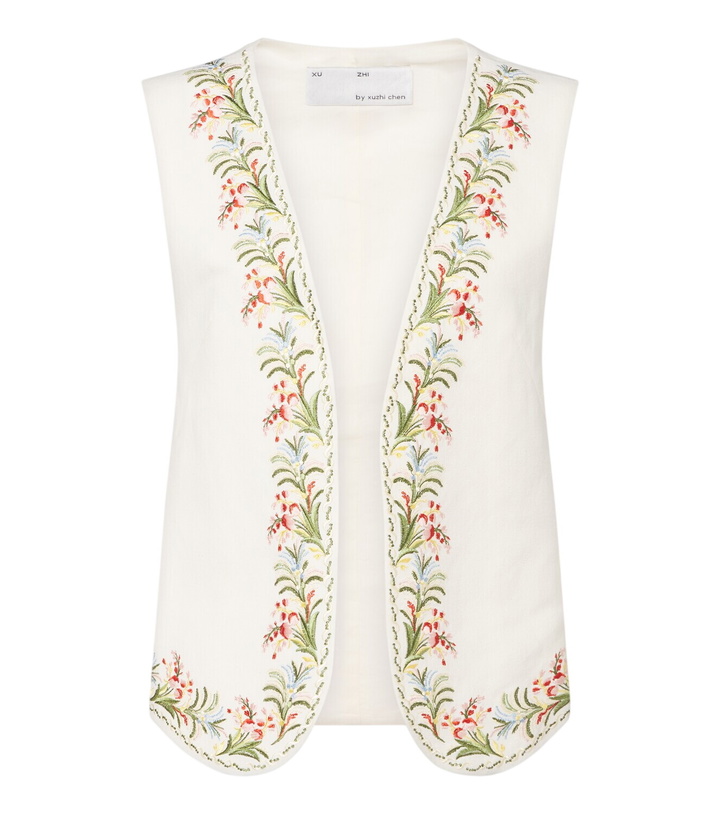 Photo: Xu Zhi Embroidered silk and linen vest