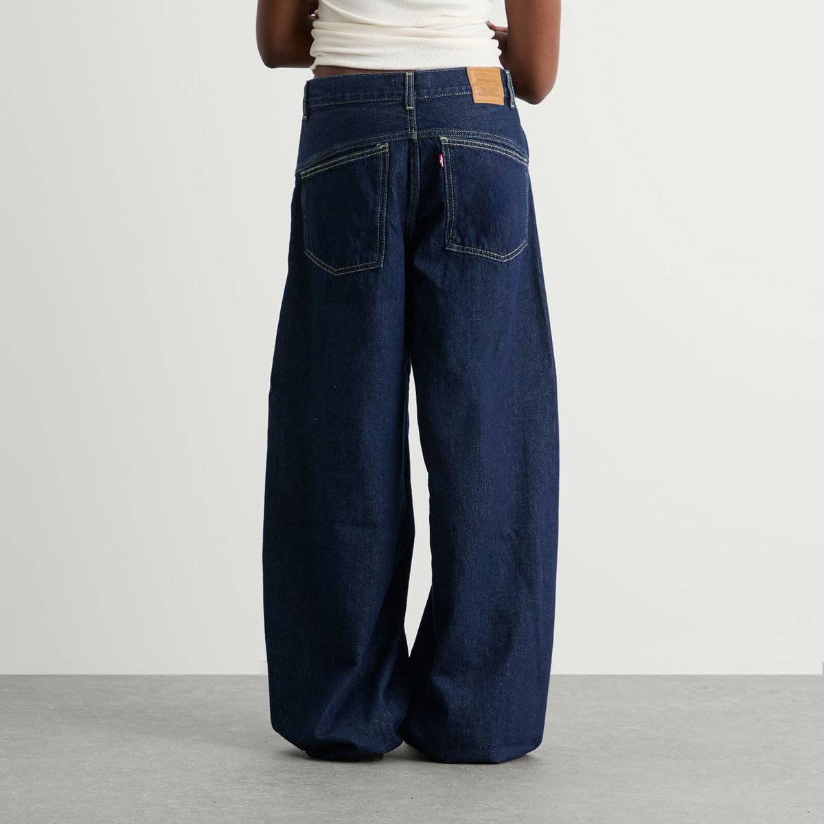 Levi's Women's Super Baggy Barrel Jeans in Shaded View