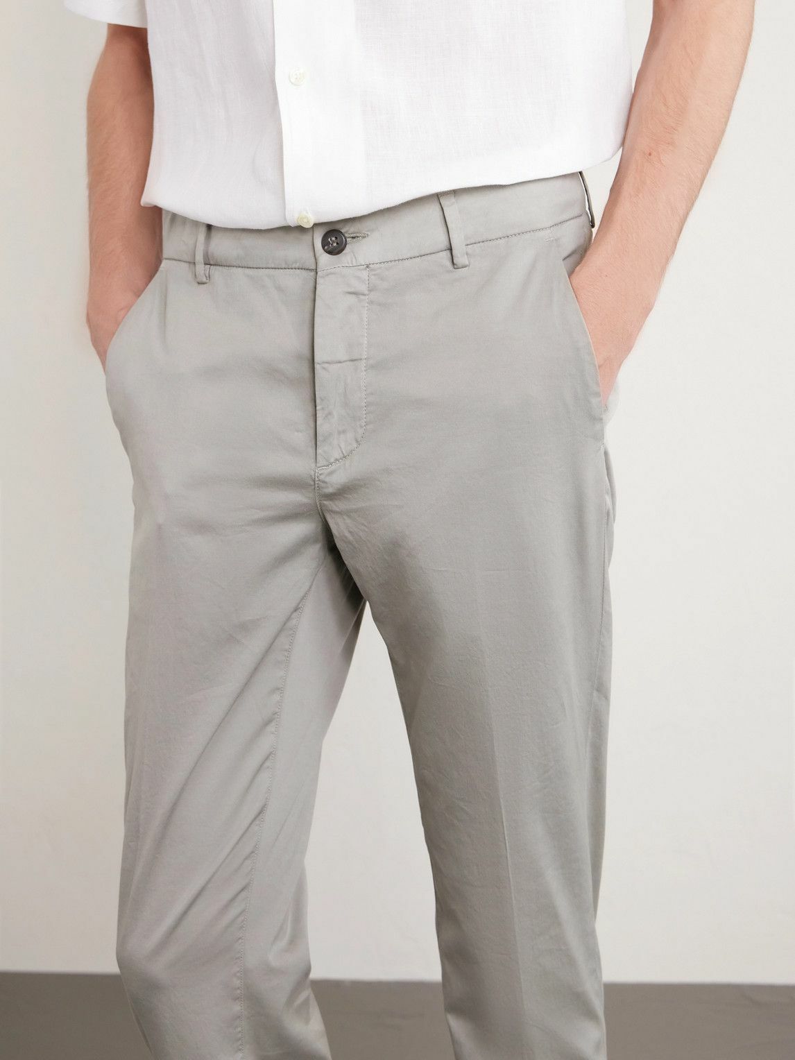 Eleventy - Straight-Leg Pleated Stretch Cotton and Silk-Blend Trousers - Gray