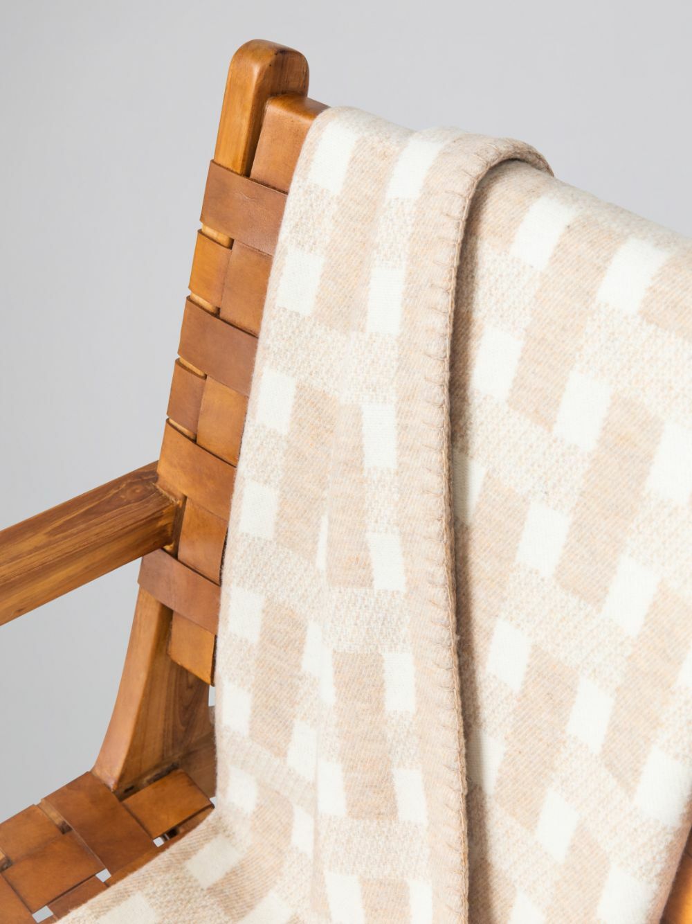 Johnstons Of Elgin Stitched Basketweave Throw