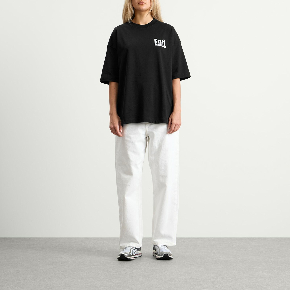 END. Newcastle T-Shirt in Black