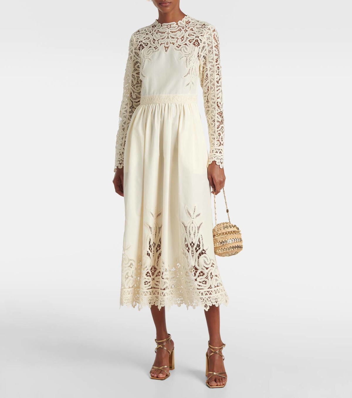 国内発| ULLA JOHNSON ルーシュ フローラルシルク ミディドレス Ulla Johnson Isadora Dress - Midnight | Garmentory
