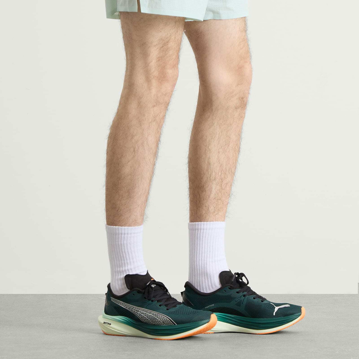 Puma Deviate NITRO 3 Sneaker in Green Terrain/Heat Fire