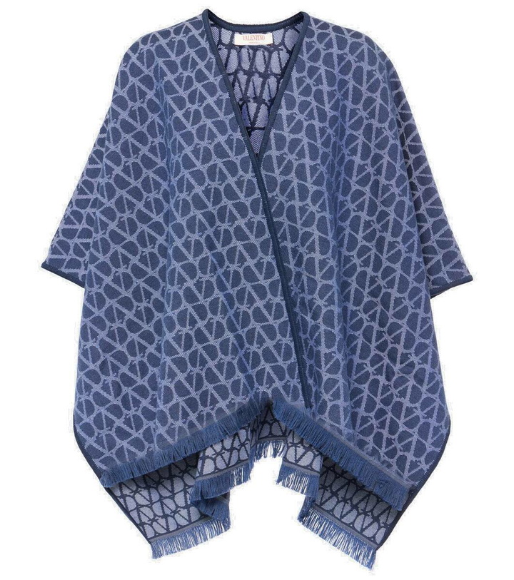 Photo: Valentino Toile Iconographe jacquard wool poncho