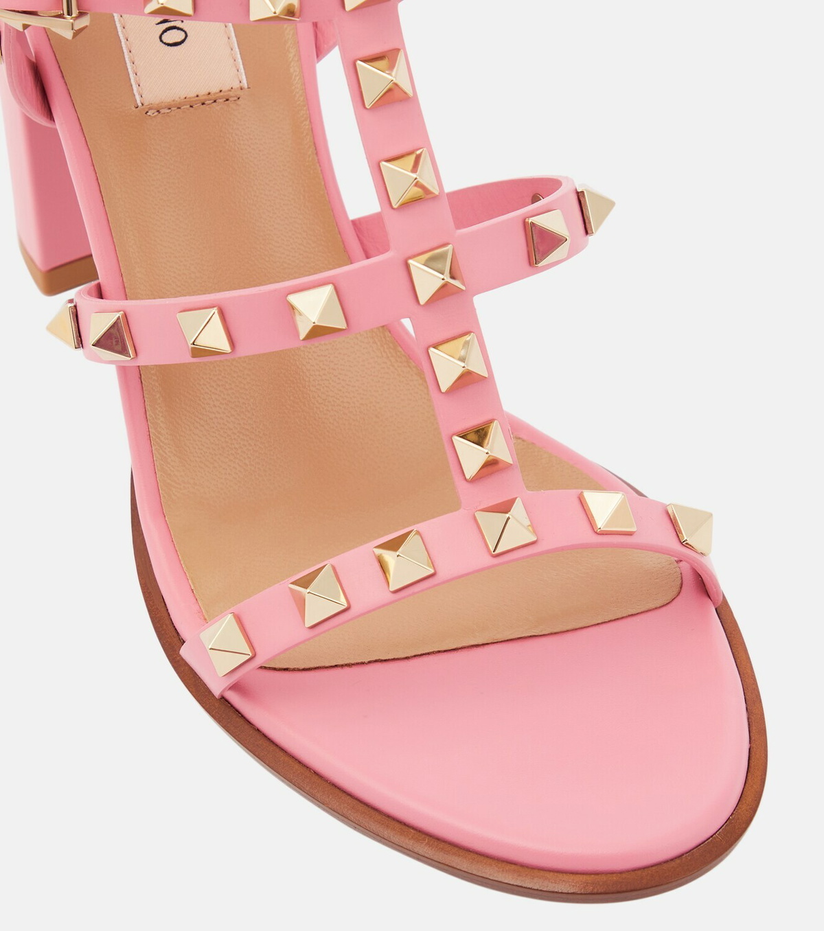 サンダル・ミュール Valentino Garavani Antiqued Pink Leather Rockstud Sandals Valentino Garavani Rockstud leather sandals Valentino Garavani