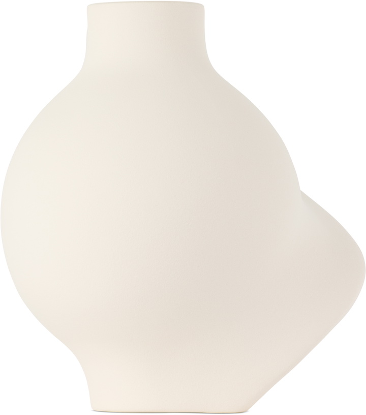 Photo: Louise Roe White Pirout 01 Vase