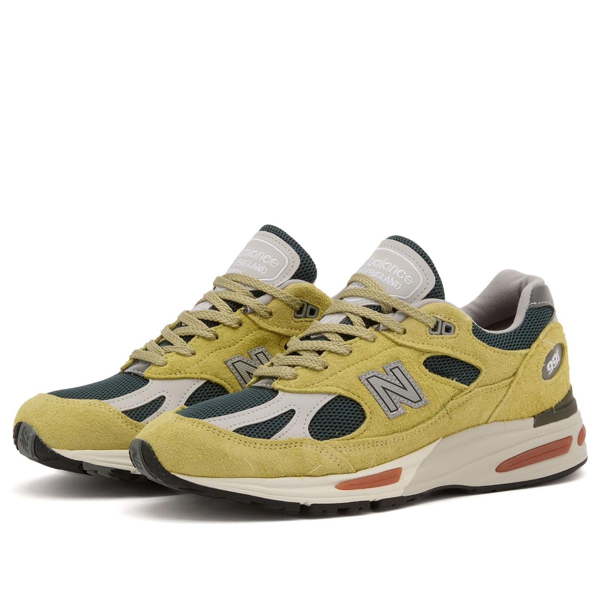 New Balance 991v2 Sneaker in Green
