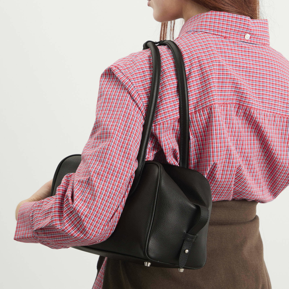 DUNST Women's Leather Shoulder Bag in Black 