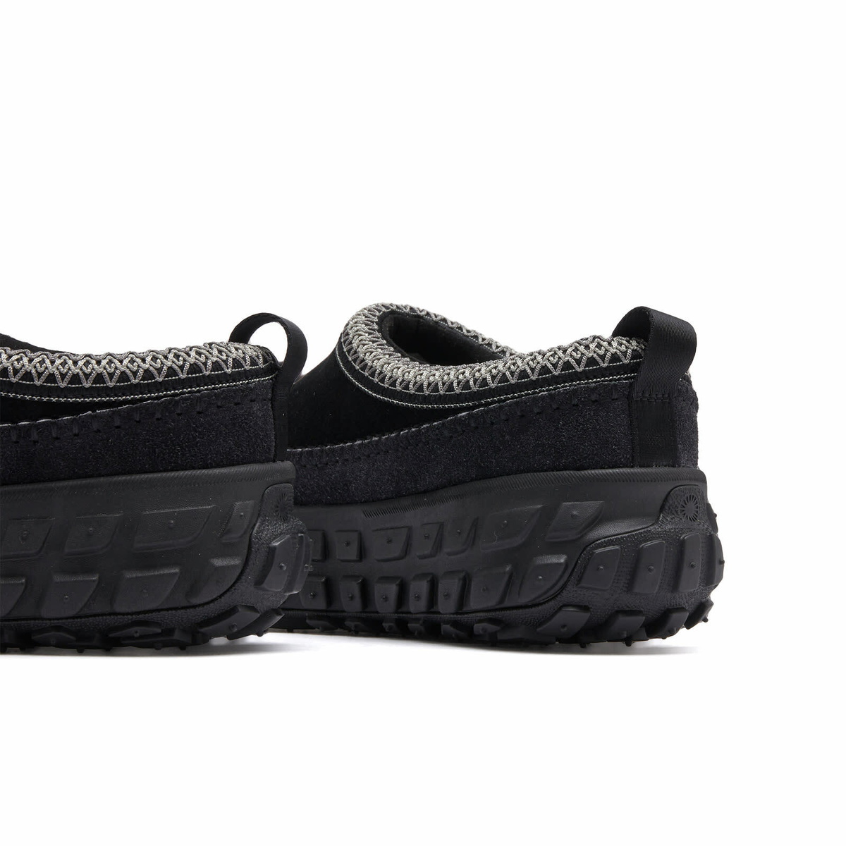 UGG Men's Venture Daze in Black/Black Ugg