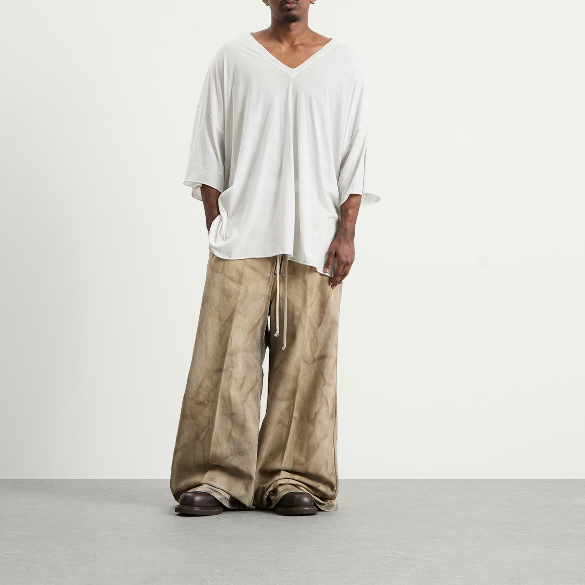 Rick Owens Men's V Neck Tommy T-Shirt in Milk Wash 
