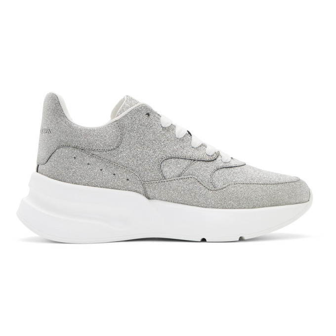 Photo: Alexander McQueen Silver and White Tiny Dancer Oversized Runner Sneakers