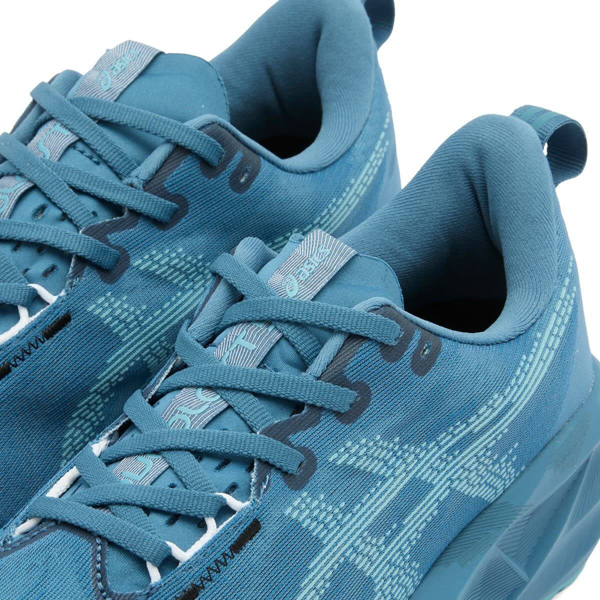 Asics Running NOVABLAST 5 in Winter Sea/Stillwater
