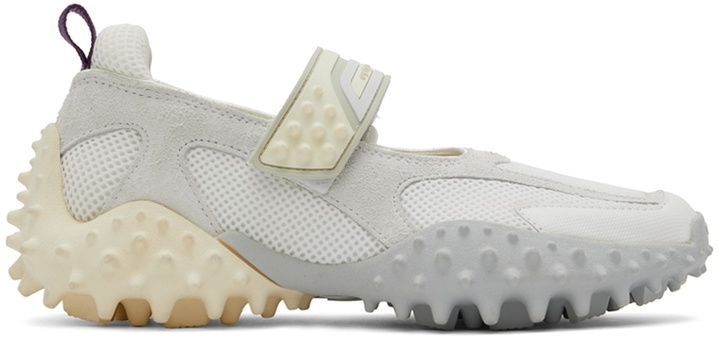 Photo: EYTYS SSENSE Exclusive Off-White Kamasu Low-Top Sneakers