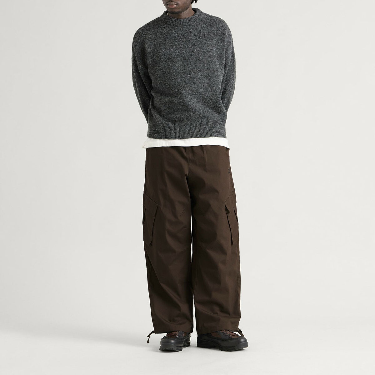 Umbro Men's Cargo Pants in Demitasse