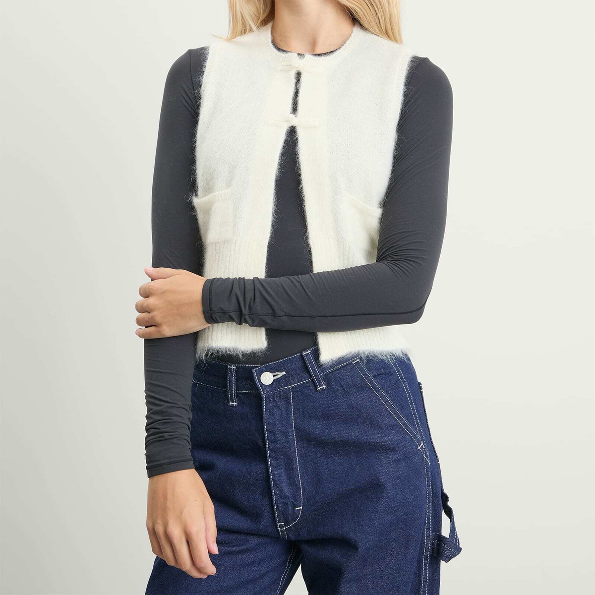 Beams Boy Women's China Button Knit Vest in Off White