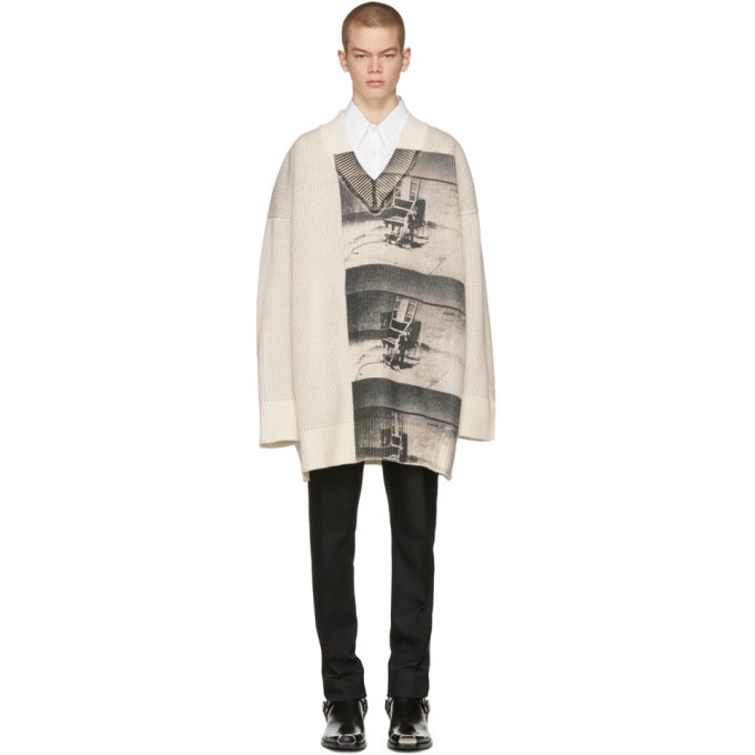 Photo: Calvin Klein 205W39NYC White and Black Oversized V-Neck Sweater